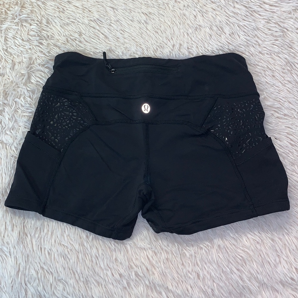 LULULEMON BLACK SHORTS SIZE 4